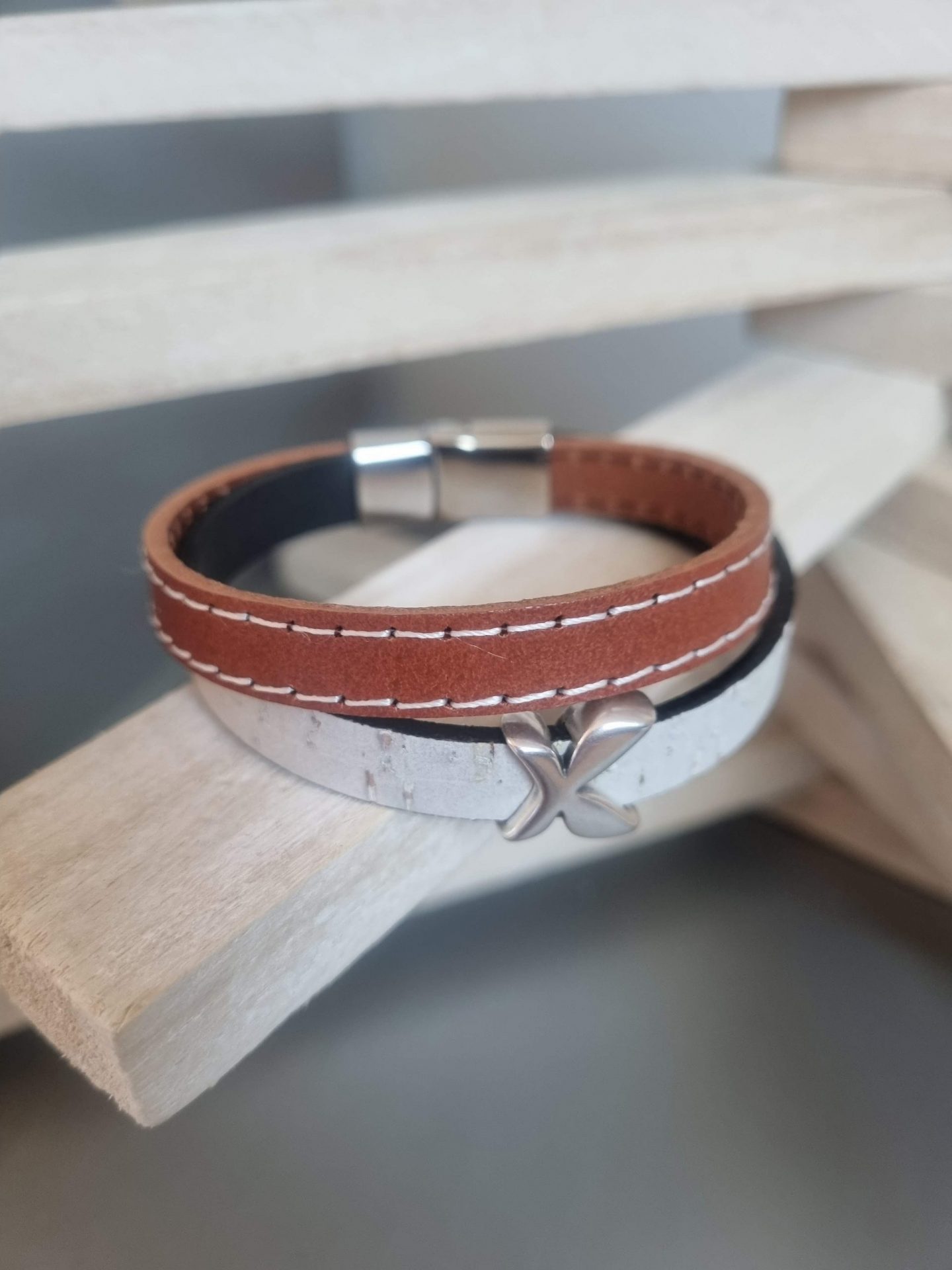 Bracelet homme 10mm cuir marron et liège, passant papillon