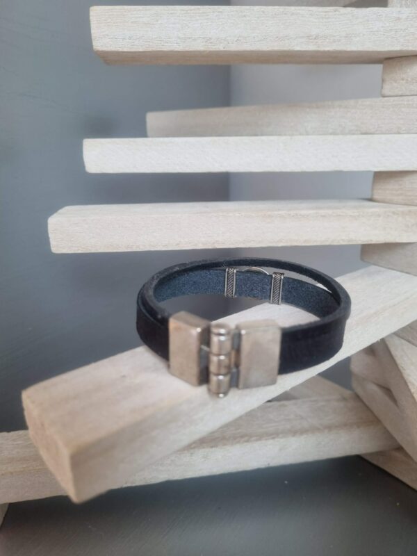 Bracelet homme cuir noir plat et carré, passant celtique