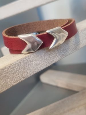 Bracelet femme double tour rouge et deux passants flèches