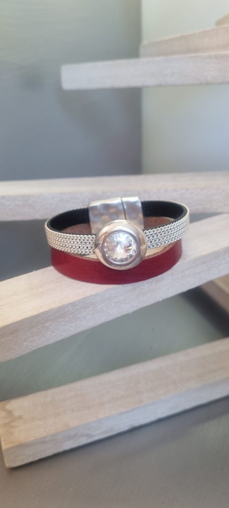 Bracelet femme 20mm cuir plat rouge et argenté, passant Swarovski