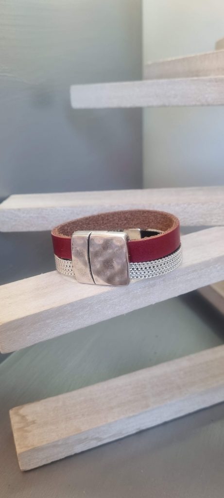 Bracelet femme 20mm cuir plat rouge et argenté, passant Swarovski