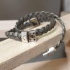Bracelet femme double tour en cuir tressé gris plat et passant Swarovski