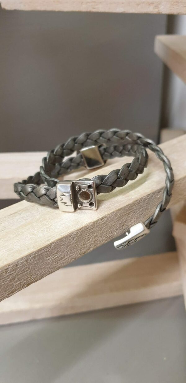 Bracelet femme double tour en cuir tressé gris plat et passant Swarovski