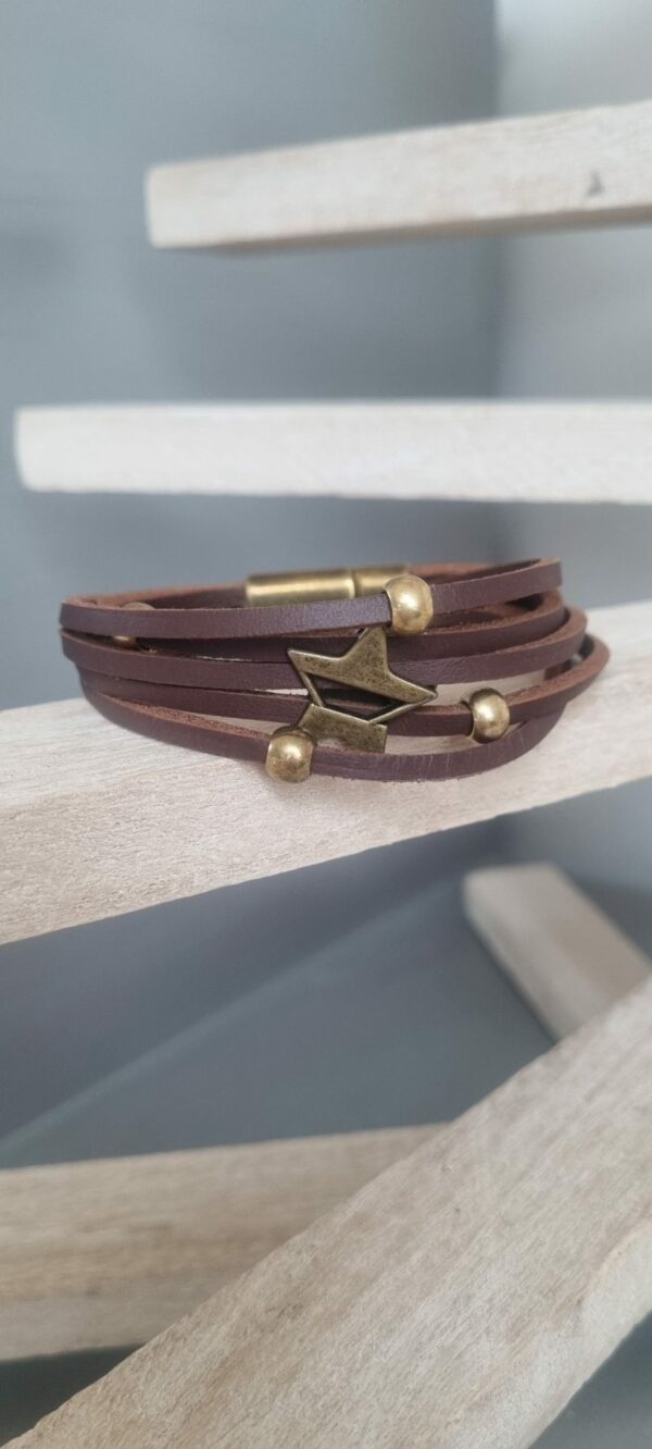 2CUI12 - 27€ Bracelet mixte en cuir carré marron et perles en bronze