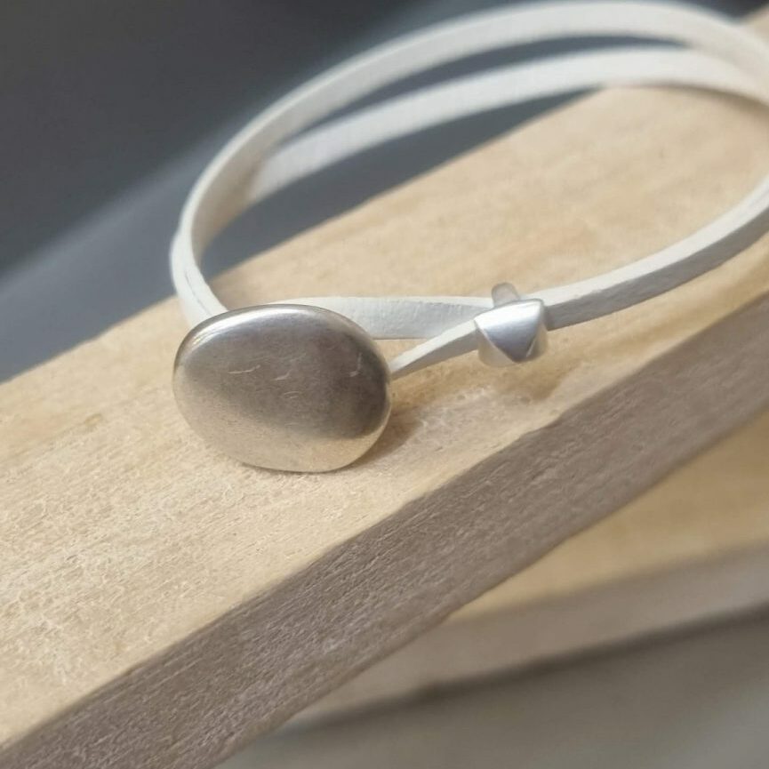 Bracelet femme, ado cuir blanc et fermoir bouton