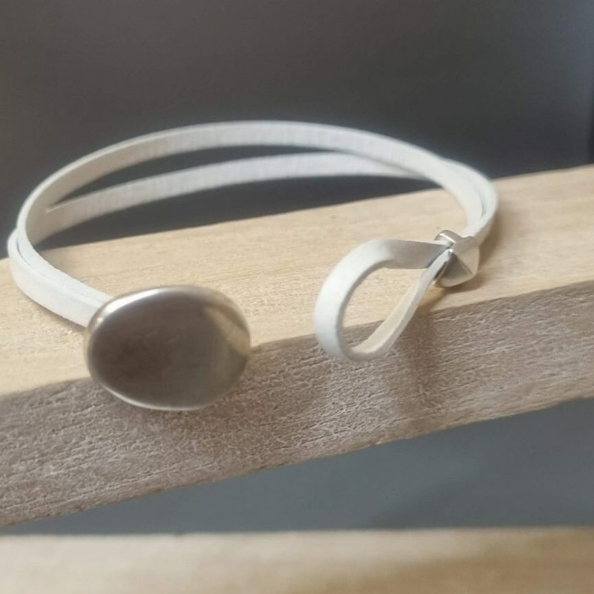 Bracelet femme, ado cuir blanc et fermoir bouton