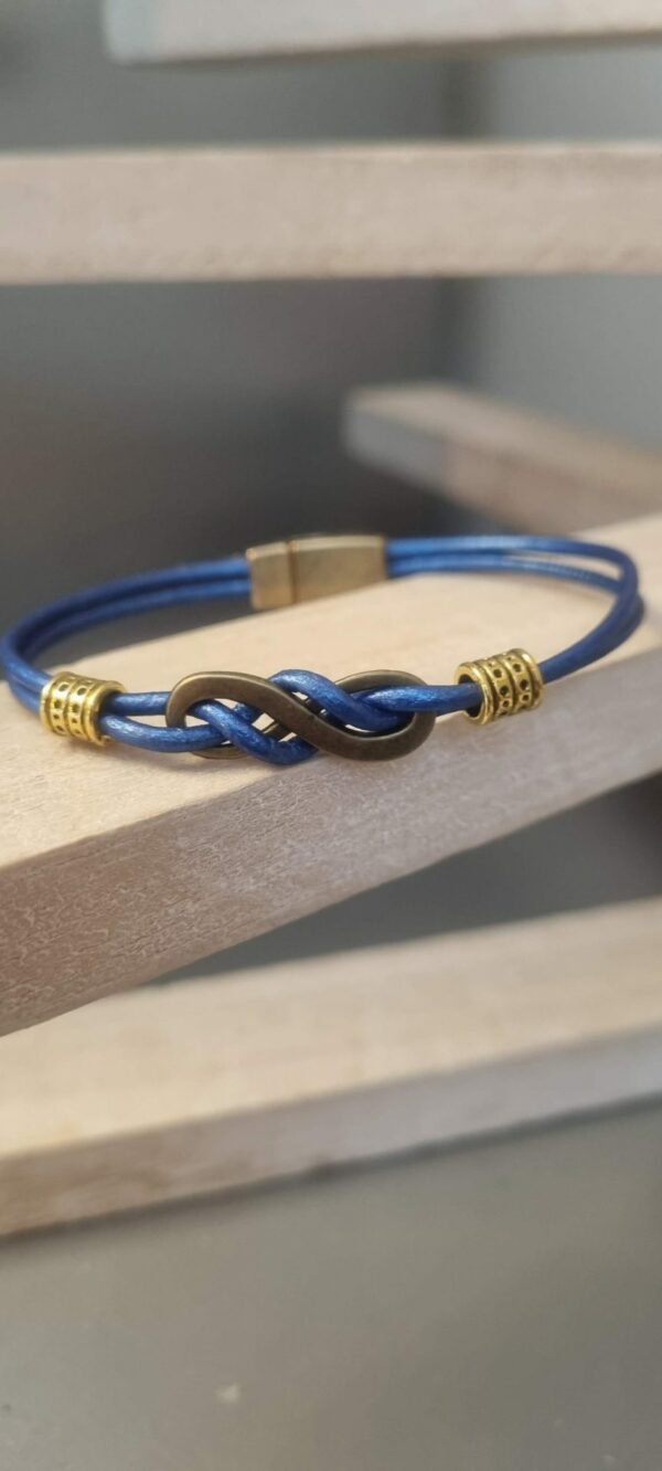 Bracelet femme cuir rond bleu et sigle infini bronze