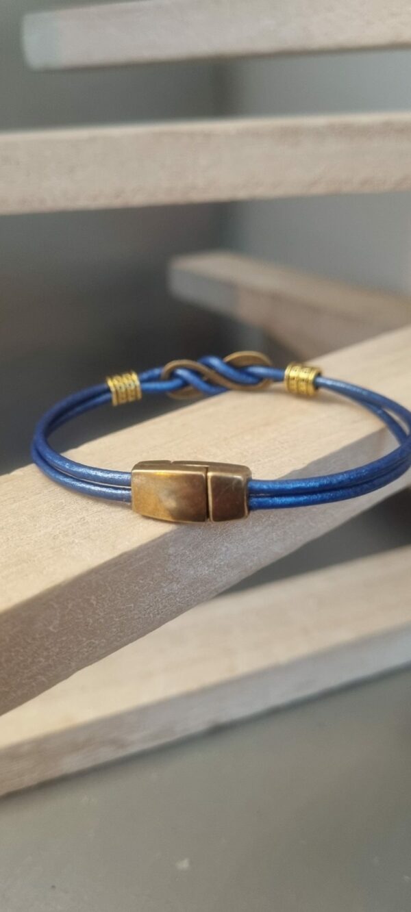 Bracelet femme cuir rond bleu et sigle infini bronze