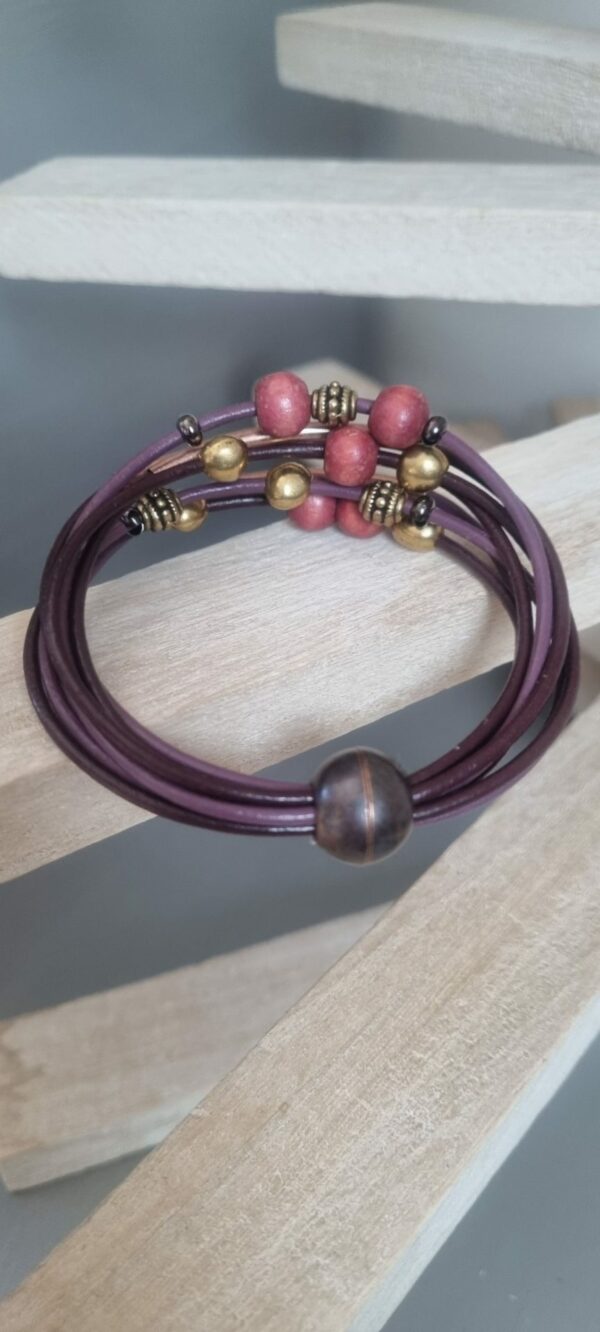 Bracelet femme en cuir rond violet et mauve, perles et tubes bronze et rose