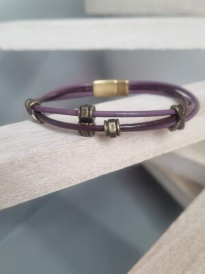 Bracelet mixte en cuir rond violet et acajou, perles bronze