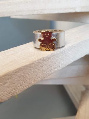 Bague femme cuir plat argenté et ourson doré