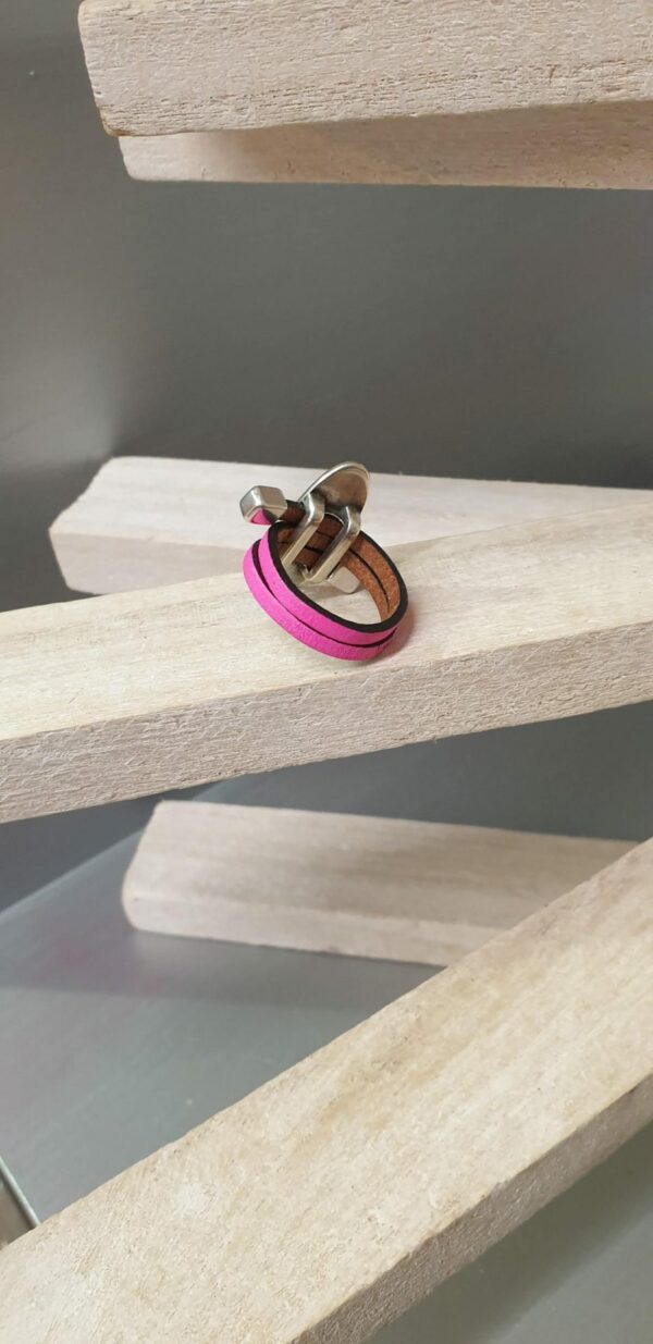 bague cuir rose fluo et passant ovale