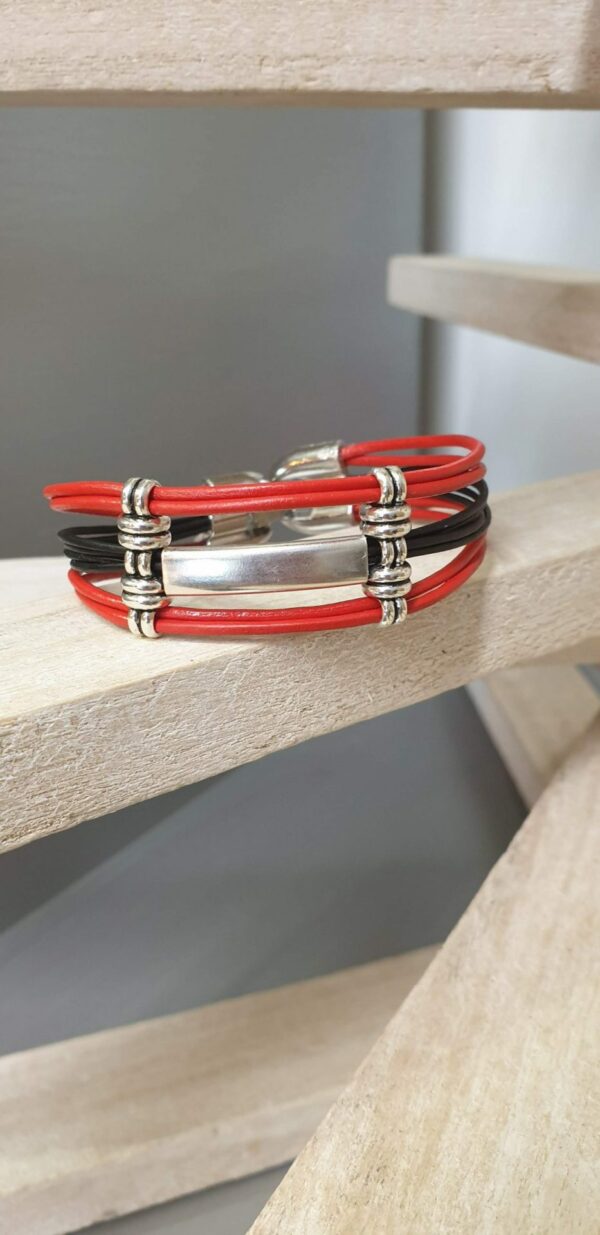 Bracelet femme cuir rond rouge et noir, passants argentés