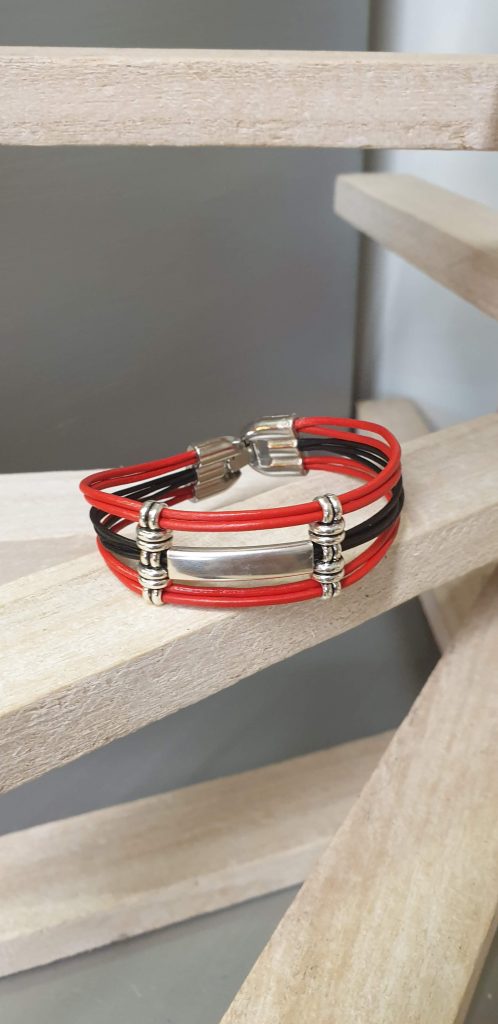 Bracelet femme cuir rond rouge et noir, passants argentés