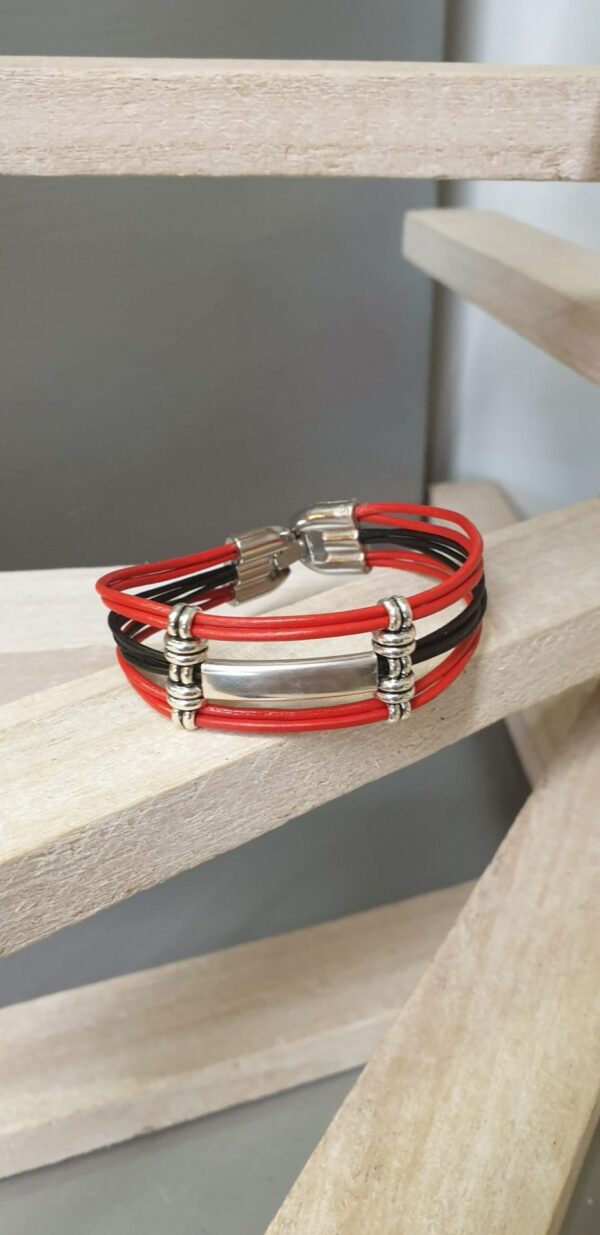 Bracelet femme cuir rond rouge et noir, passants argentés