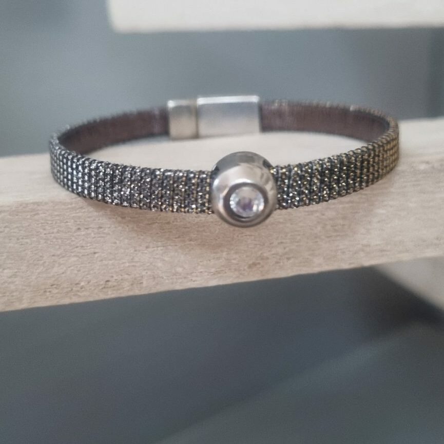Bracelet femme cuir 6mm noir hologramme et passant Swarovski