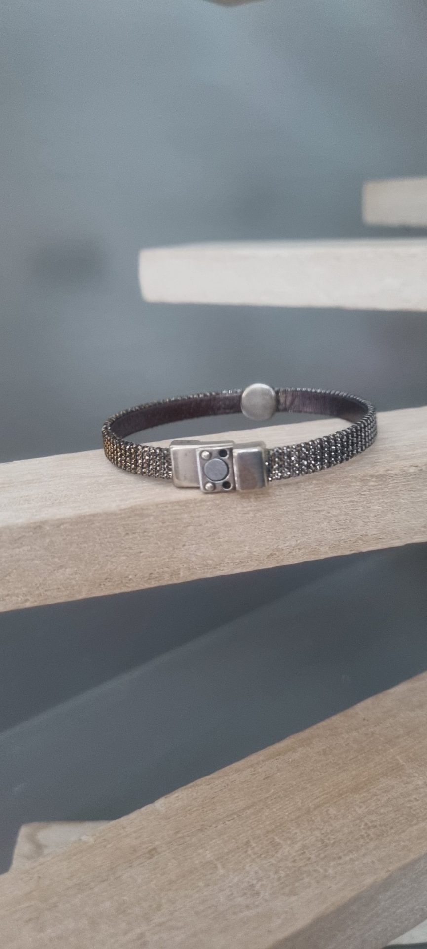 Bracelet femme cuir 6mm noir hologramme et passant Swarovski