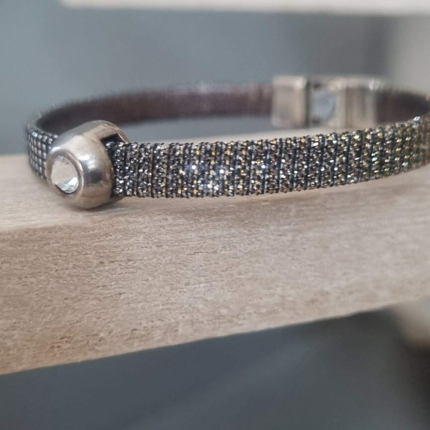Bracelet femme cuir 6mm noir hologramme et passant Swarovski