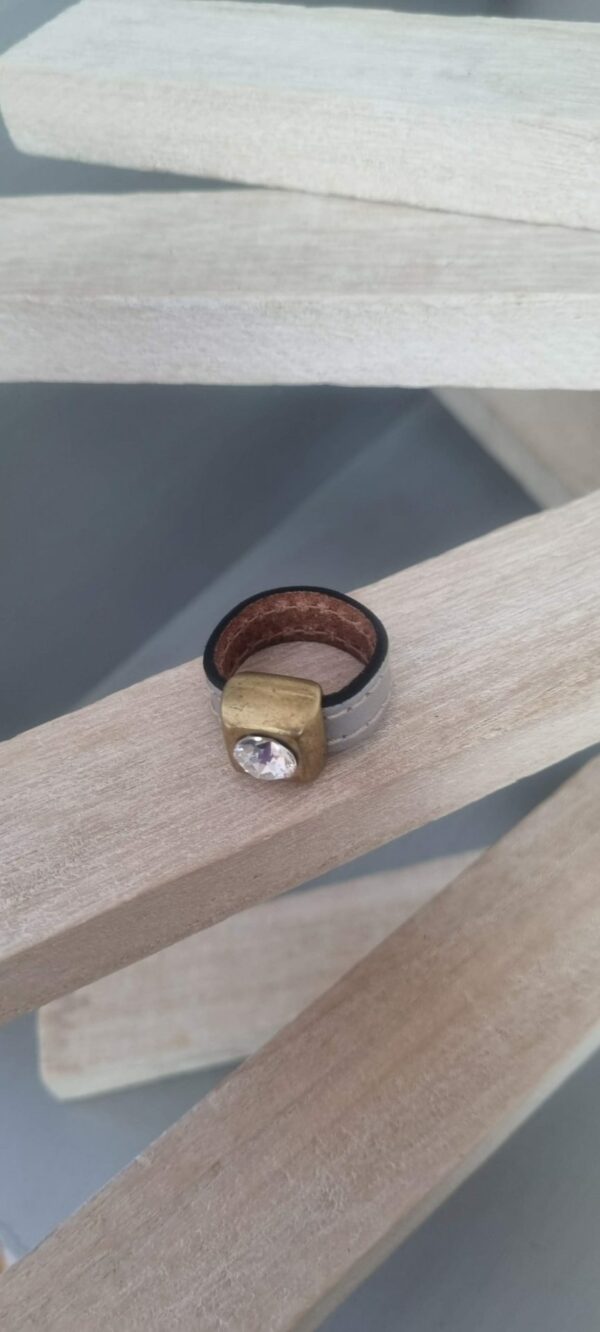 Bague femme cuir 10 gris et passant bronze Swarovski