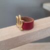 Bague cuir rouge 10mm et fleur de lotus dorée