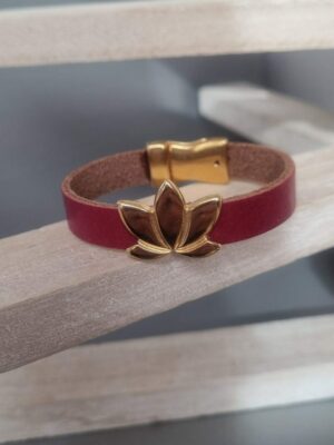 Bracelet femme cuir rouge 10mm et fleur de lotus dorée
