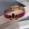 Bracelet femme cuir rouge 10mm et fleur de lotus dorée