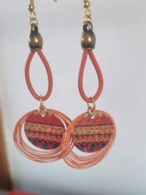 Boucles d'oreille femme en cuir orange et pendentifs orange