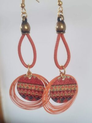 Boucles d'oreille femme en cuir orange et pendentifs orange