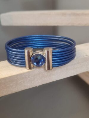 Bracelet femme en cuir rond 2mm bleu et fermoir verre bleu