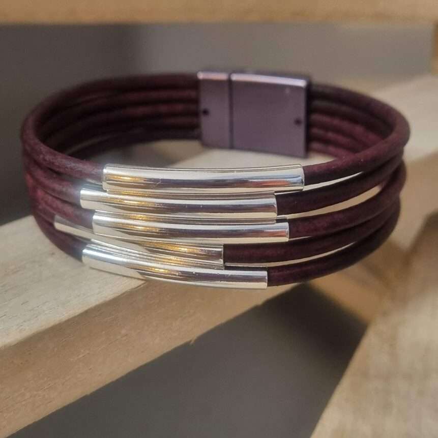 Bracelet mixte en cuir rond violet et tubes argentés