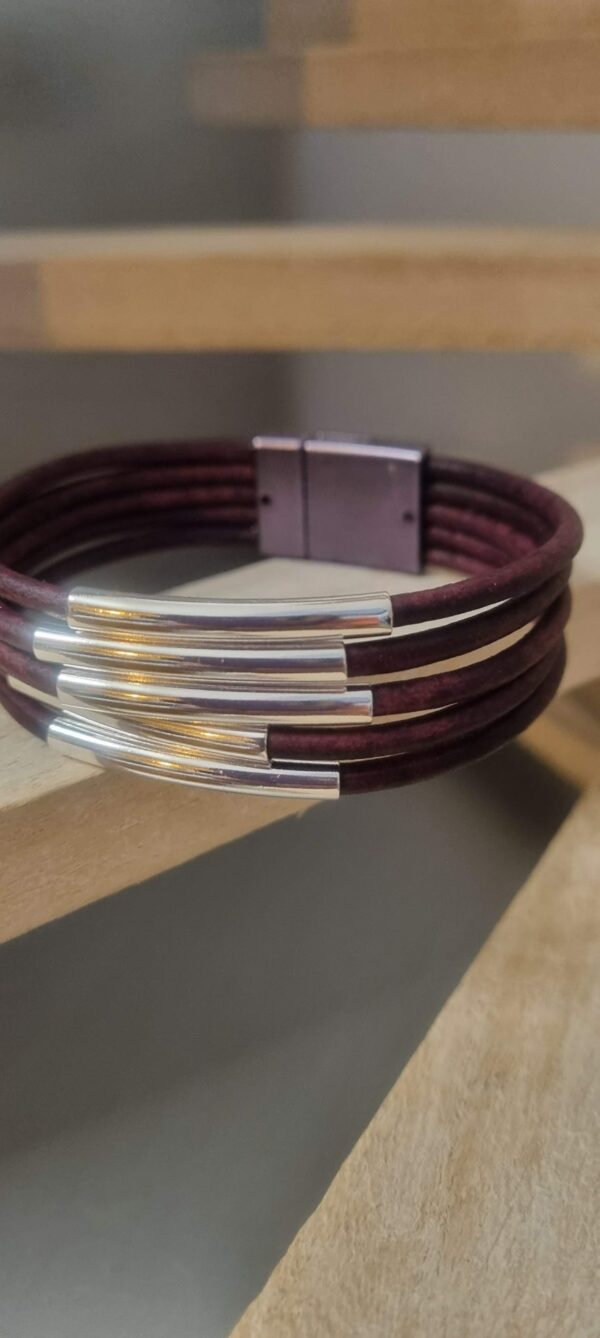 Bracelet mixte en cuir rond violet et tubes argentés