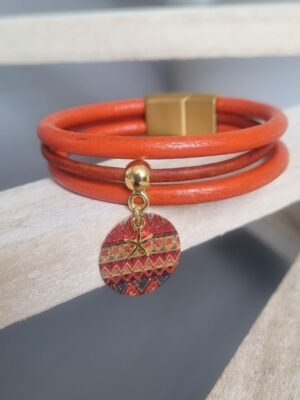 Bracelet femme en cuir rond orange et médaillon orange et étoile dorée