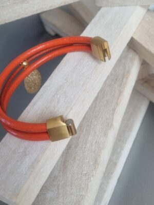 Bracelet femme en cuir rond orange et médaillon orange et étoile dorée