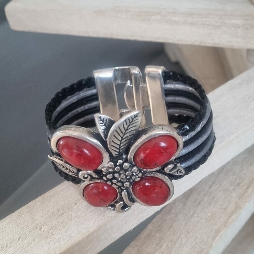 Manchette femme noire et grise et fleur rouge en zamak argenté
