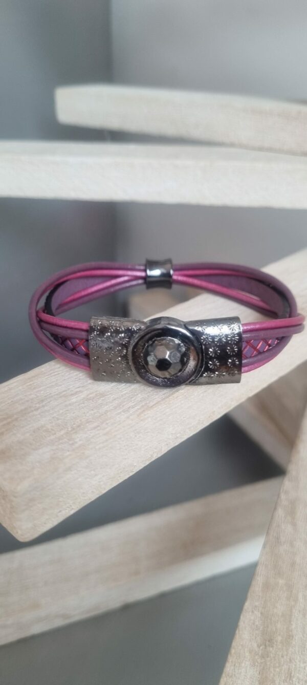 Bracelet femme en cuir rond et plat, rose et violet, perle noire