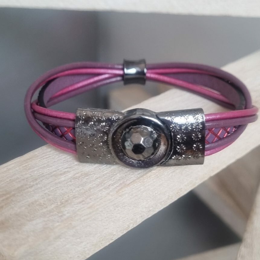 Bracelet femme en cuir rond et plat, rose et violet, perle noire