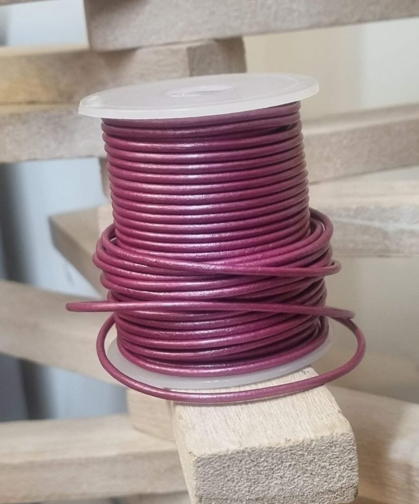 cuir rond 2mm rose métallisé