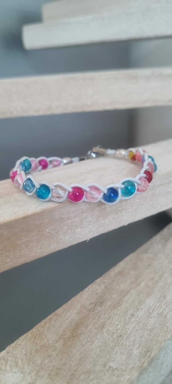 Bracelet enfant perles verre et cuir rond