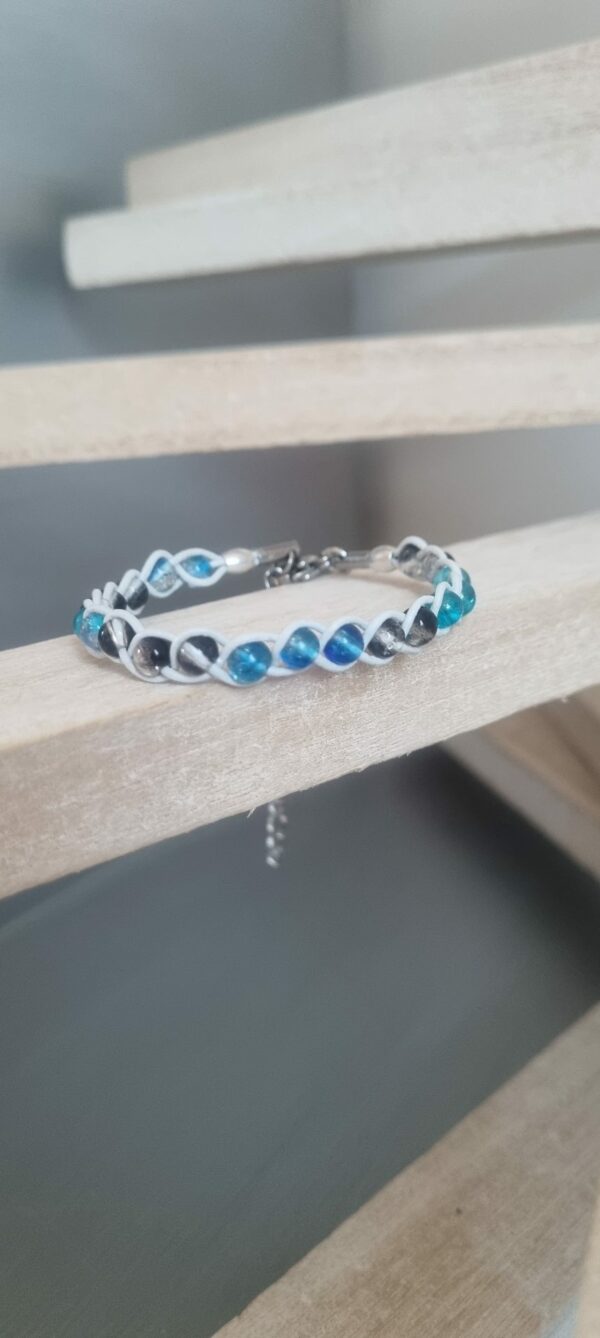 Bracelet enfant perles verre et cuir rond