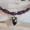 Collier ras du cou tressé violet et pendentif chat