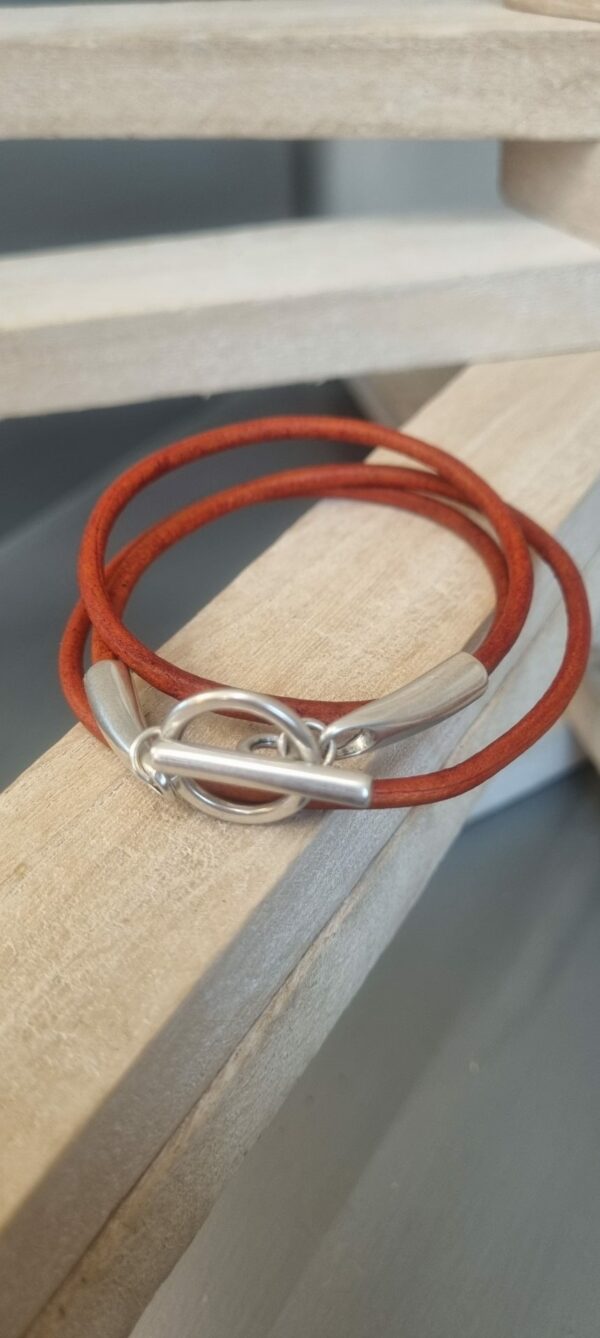 3CO27A Bracelet femme triple tour cuir rond orange et fermoir T