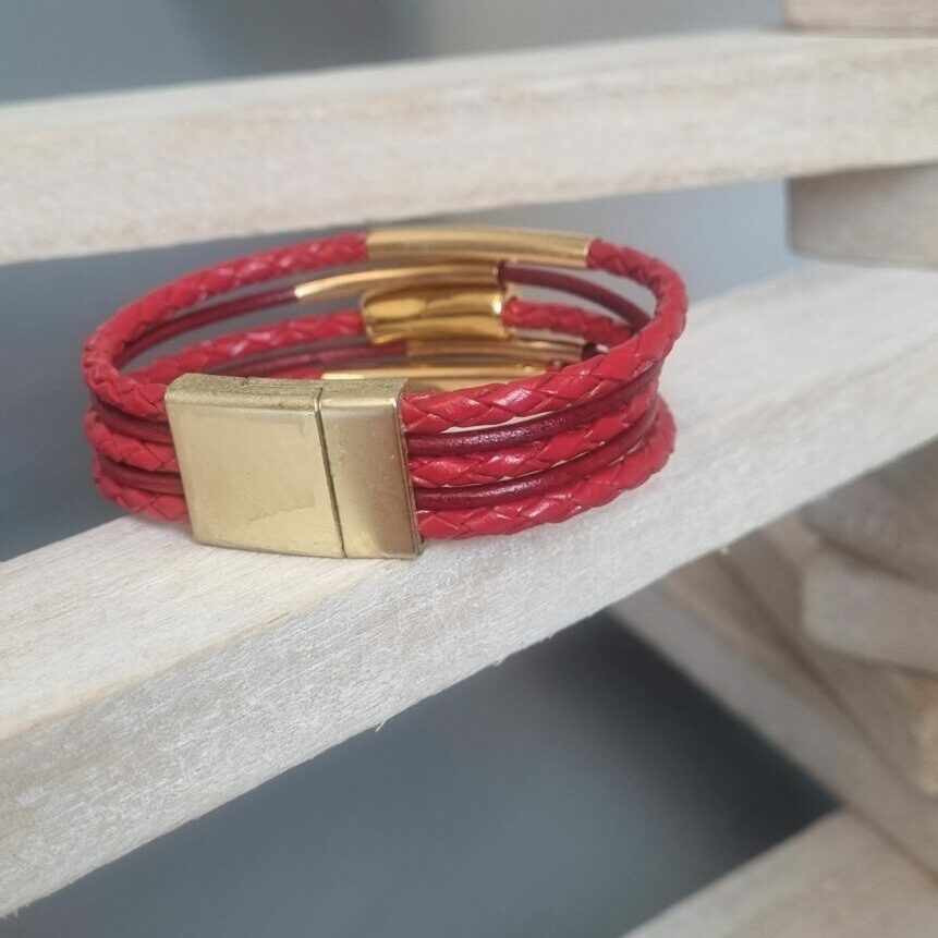 Bracelet femme cuir rond tressé rouge et tubes dorés