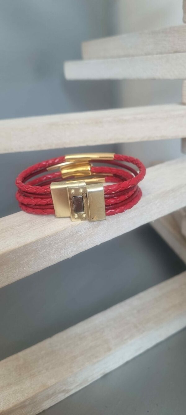 Bracelet femme cuir rond tressé rouge et tubes dorés