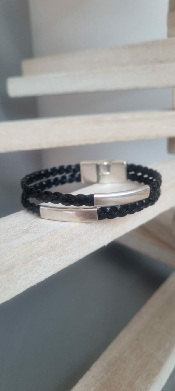 Bracelet homme en cuir tressé noir et tubes argentés