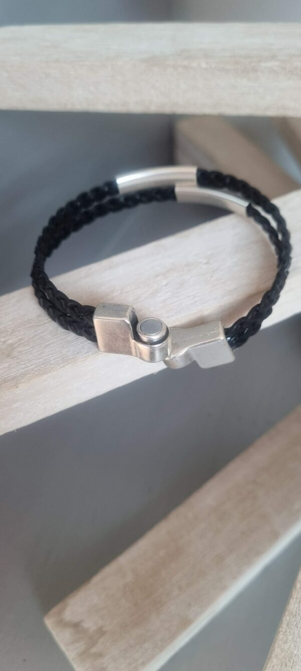 Bracelet homme en cuir tressé noir et tubes argentés