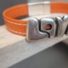 Bracelet femme en cuir orange et passant "LOVE"