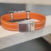 Bracelet femme en cuir orange et passant "LOVE"