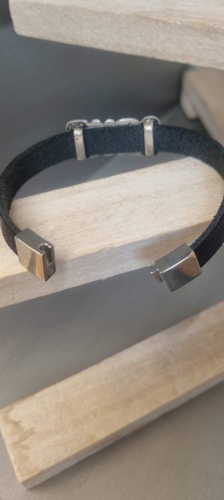 Bracelet homme en cuir noir, passant "LOVE"