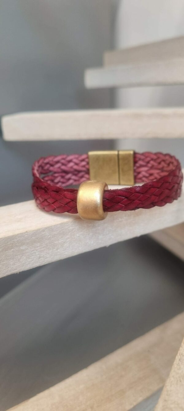 Bracelet femme en cuir tressé rouge foncé, perle en céramique or mat