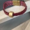 Bracelet femme en cuir tressé rouge foncé, perle en céramique or mat